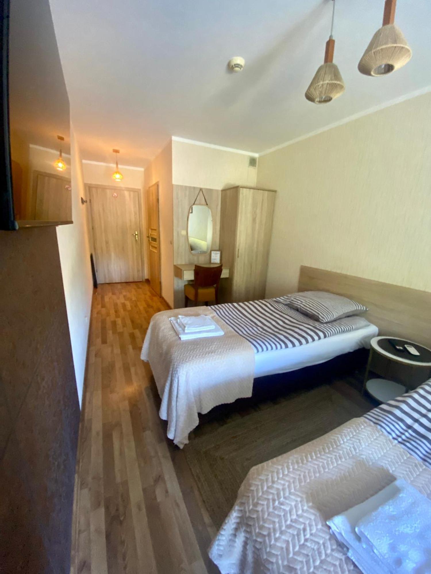 Pokoje Goscinne Pod Jabloniami Augustów Exteriér fotografie
